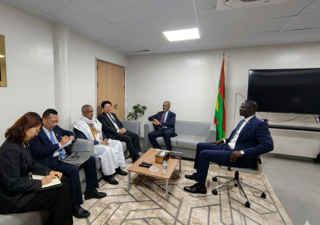 وزير المعادن والصناعة يستقبل السفير الصيني بنواكشوط لبحث آفاق التعاون المشترك